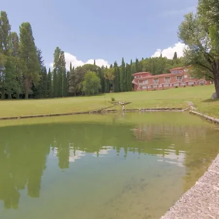 Lalla Al Pool - Access, Parking, Views