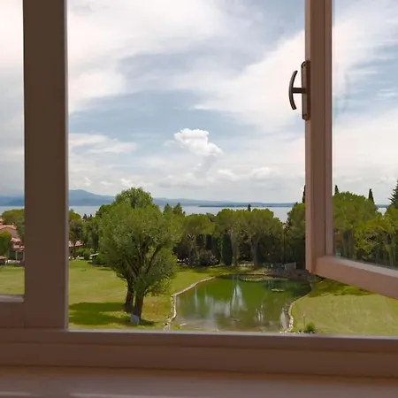 Lalla Al Pool - Access, Parking, Views